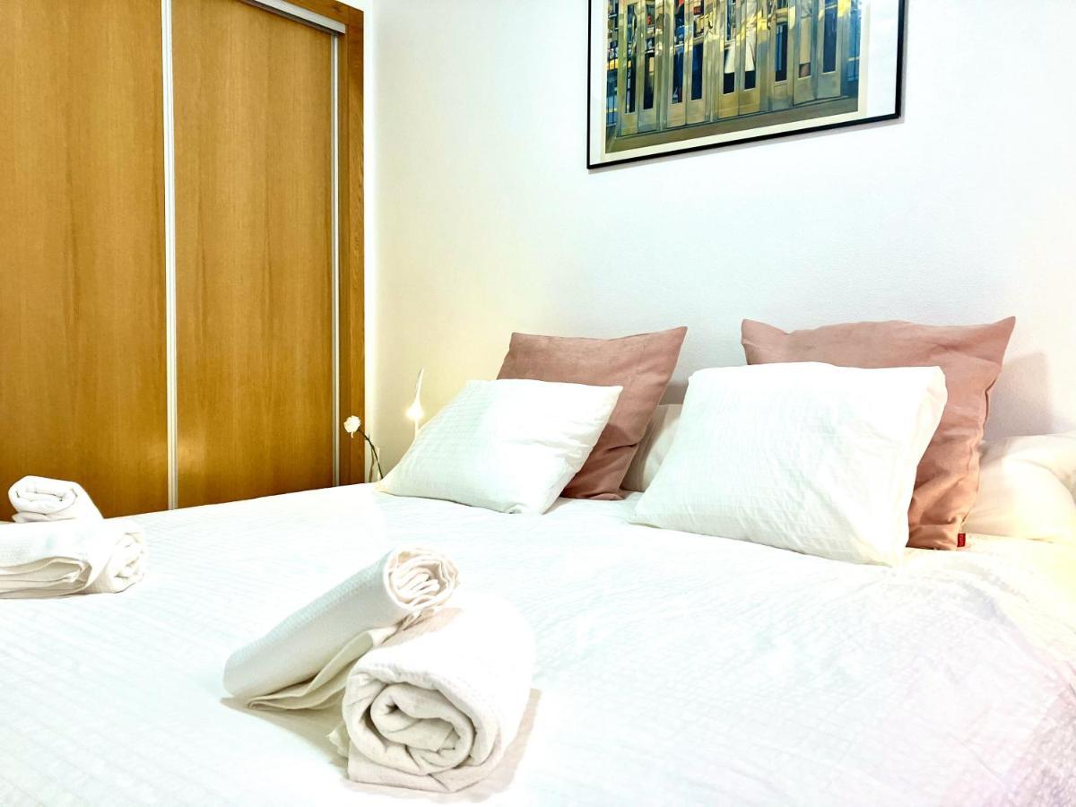 Apartment Adelfa - 2 Hab, Aa, Parking Gratis, Junto Hospital *